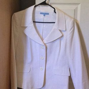 Cream off white color blazer size 10